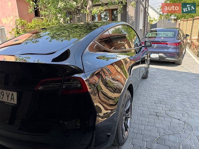 Внедорожник / Кроссовер Tesla Model Y 2024 в Черновцах