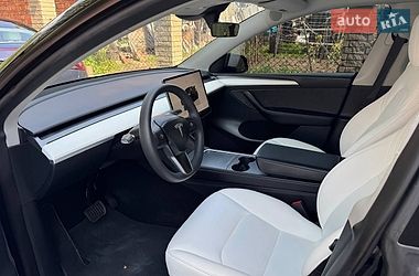 Внедорожник / Кроссовер Tesla Model Y 2024 в Черновцах