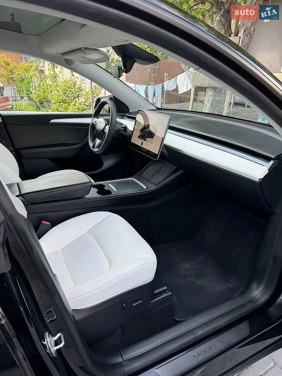 2024 Tesla Model Y - мініатюра 27
