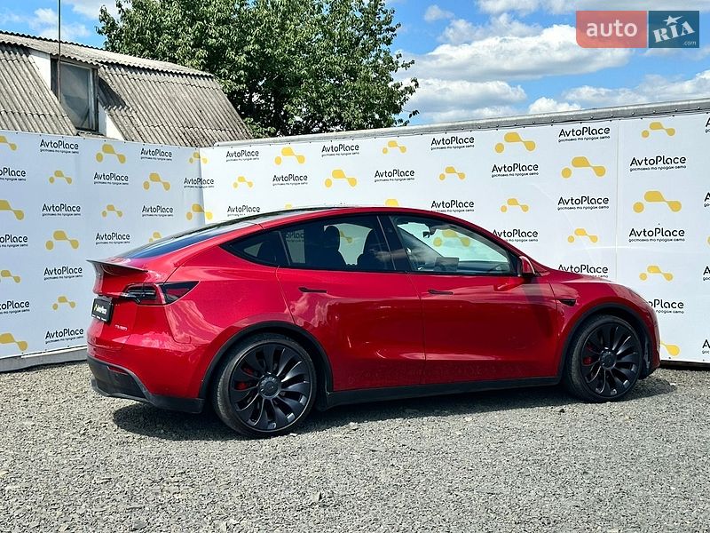 Позашляховик / Кросовер Tesla Model Y 2023 в Луцьку