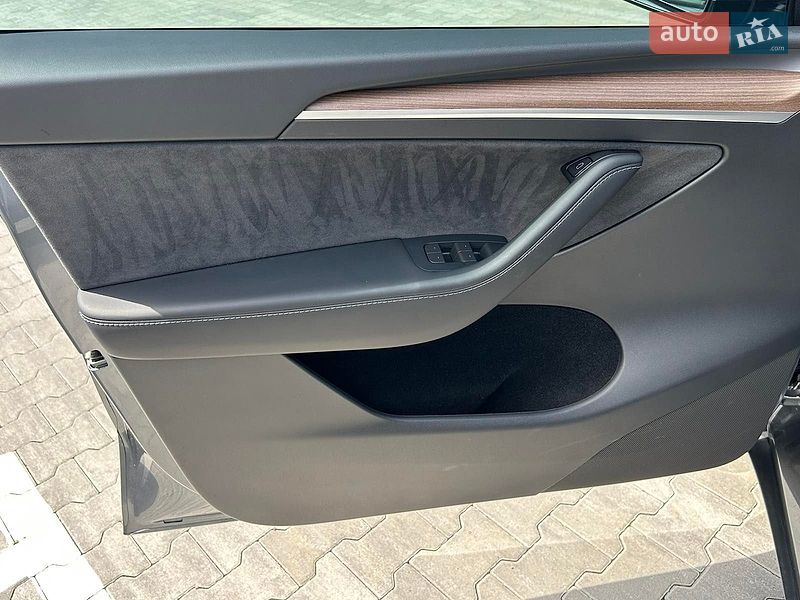 Внедорожник / Кроссовер Tesla Model Y 2024 в Киеве фото 11 Внедорожник / Кроссовер Tesla Model Y 2024 в Киеве