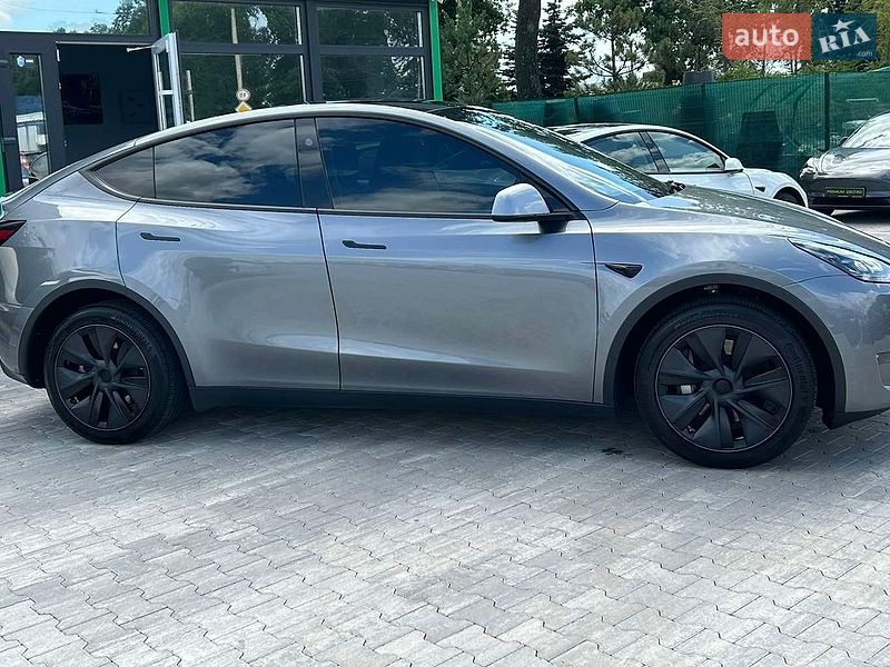 Внедорожник / Кроссовер Tesla Model Y 2024 в Киеве фото 3 Внедорожник / Кроссовер Tesla Model Y 2024 в Киеве