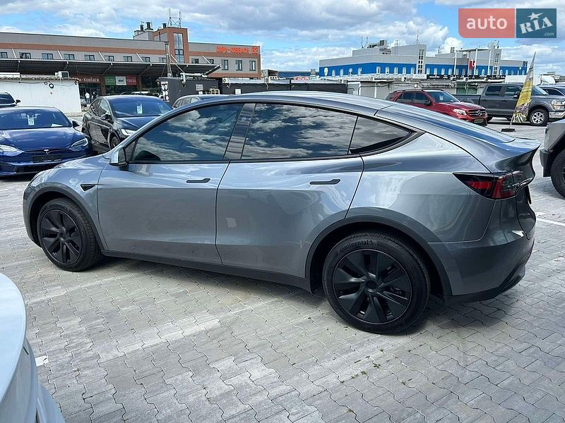 Внедорожник / Кроссовер Tesla Model Y 2024 в Киеве фото 6 Внедорожник / Кроссовер Tesla Model Y 2024 в Киеве