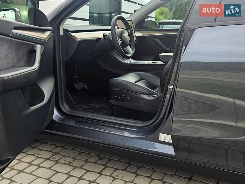 Позашляховик / Кросовер Tesla Model Y 2023 в Львові