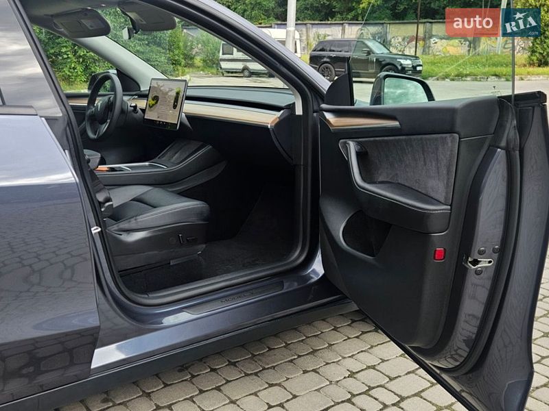 Позашляховик / Кросовер Tesla Model Y 2023 в Львові