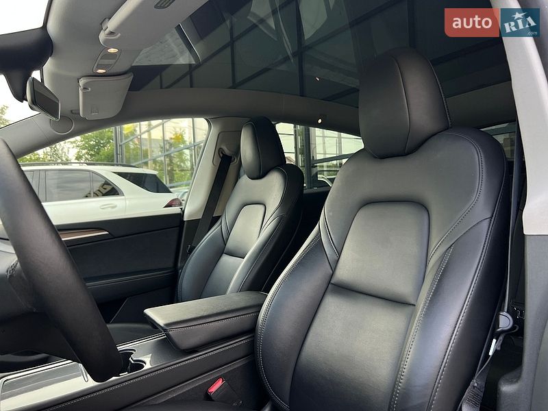 Позашляховик / Кросовер Tesla Model Y 2023 в Івано-Франківську