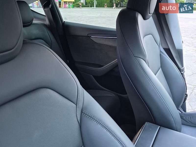 Внедорожник / Кроссовер Tesla Model Y 2025 в Кременчуге