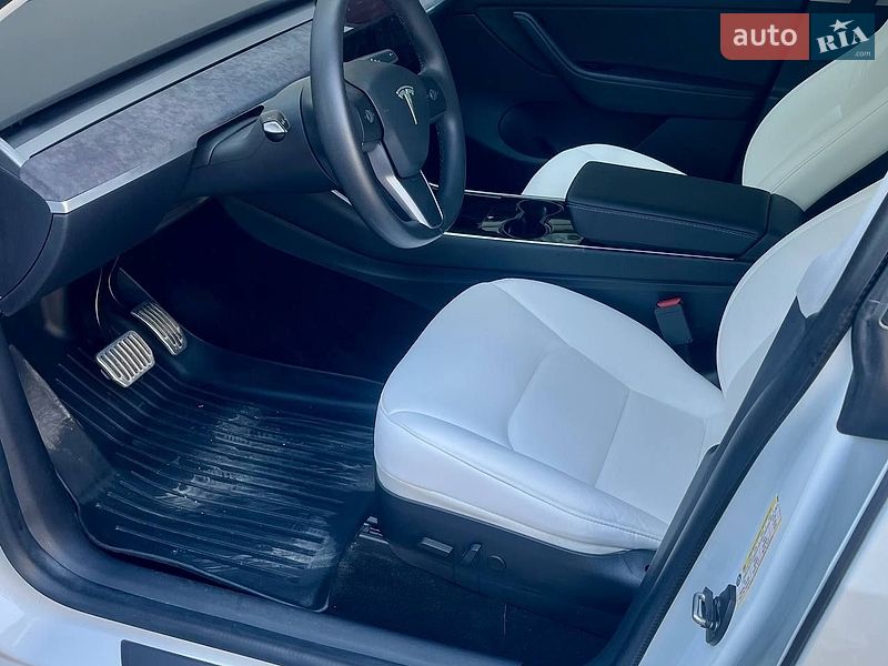 Позашляховик / Кросовер Tesla Model Y 2020 в Дніпрі