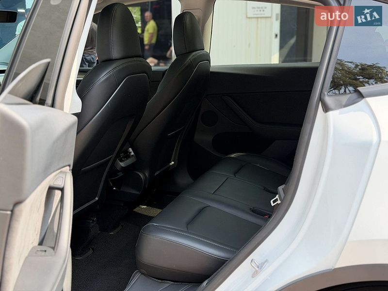 Позашляховик / Кросовер Tesla Model Y 2023 в Києві