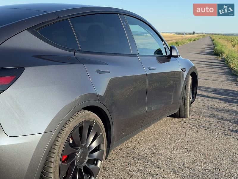 Позашляховик / Кросовер Tesla Model Y 2023 в Вінниці