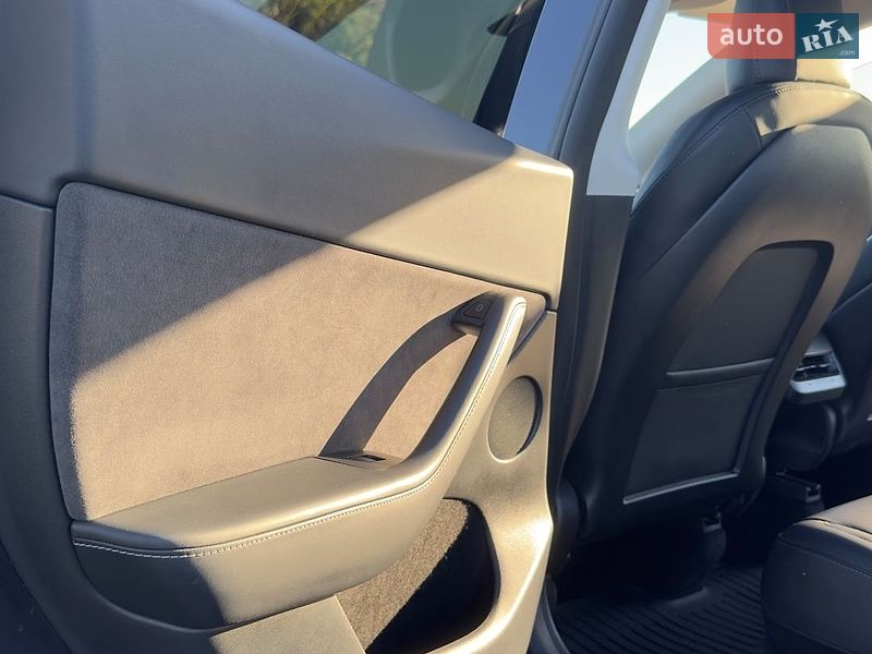 Позашляховик / Кросовер Tesla Model Y 2023 в Вінниці