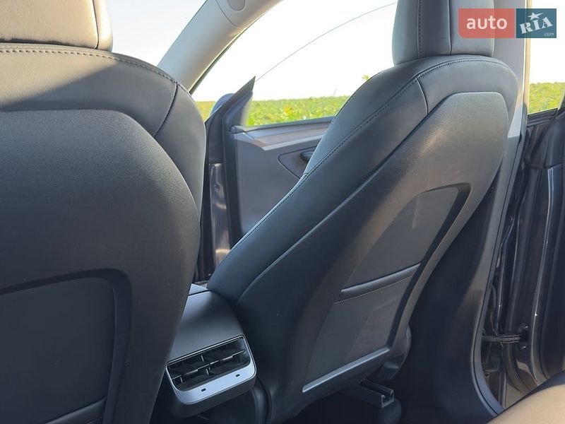 Позашляховик / Кросовер Tesla Model Y 2023 в Вінниці