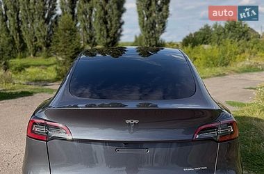 Внедорожник / Кроссовер Tesla Model Y 2023 в Ровно