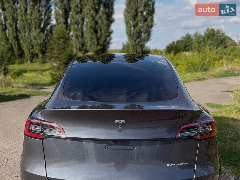 Внедорожник / Кроссовер Tesla Model Y 2023 в Ровно