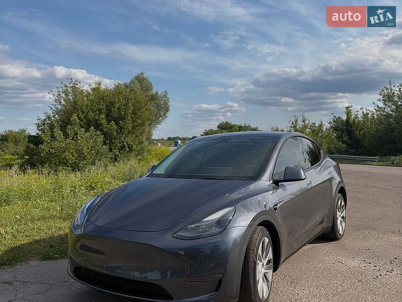 Внедорожник / Кроссовер Tesla Model Y 2023 в Ровно