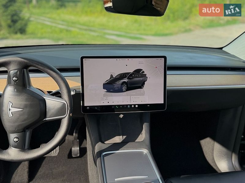 Внедорожник / Кроссовер Tesla Model Y 2023 в Ровно