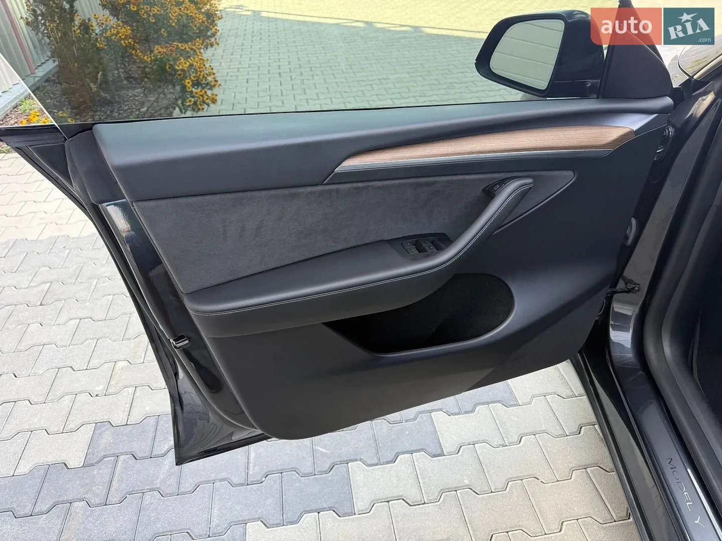 2024 Tesla Model Y - мініатюра 19