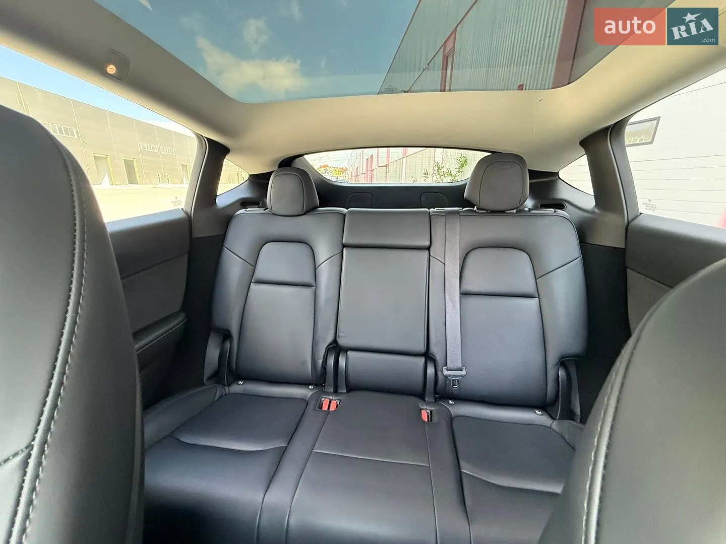2024 Tesla Model Y - мініатюра 21