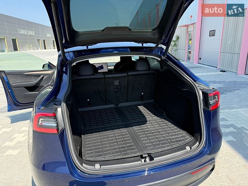 Позашляховик / Кросовер Tesla Model Y 2023 в Львові