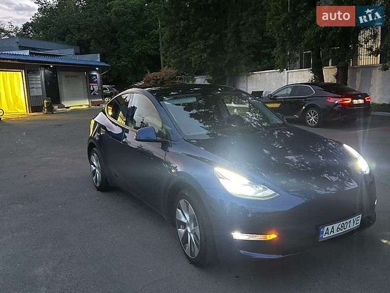 Позашляховик / Кросовер Tesla Model Y 2021 в Києві