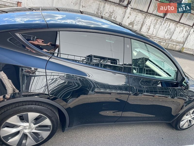 Позашляховик / Кросовер Tesla Model Y 2022 в Києві