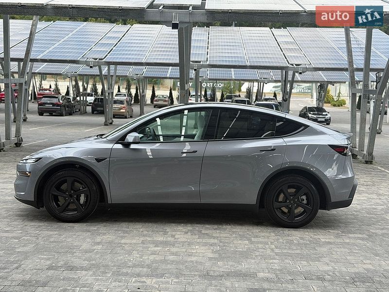 Позашляховик / Кросовер Tesla Model Y 2025 в Львові