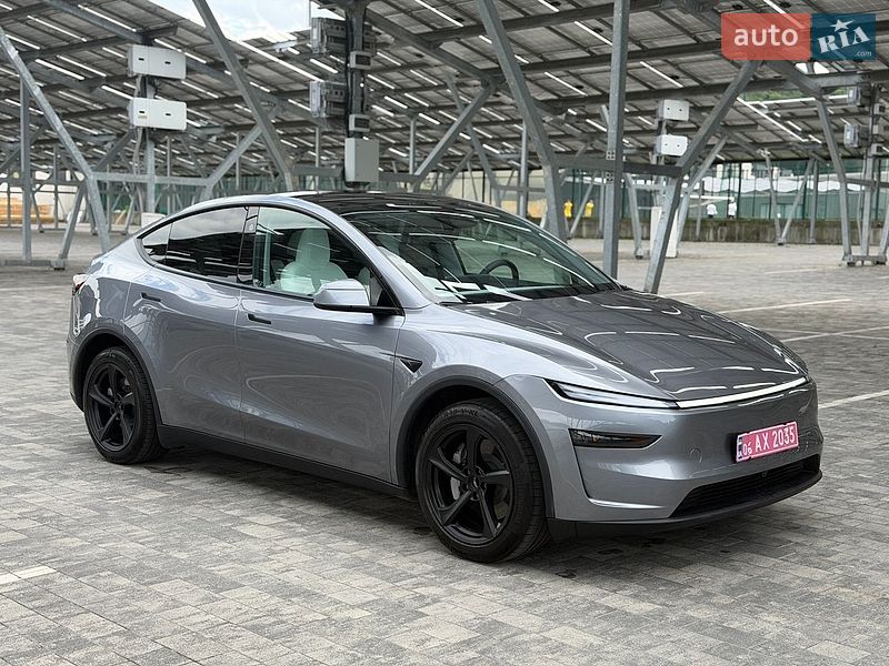 Позашляховик / Кросовер Tesla Model Y 2025 в Львові
