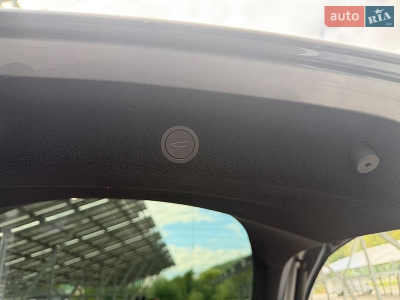 Позашляховик / Кросовер Tesla Model Y 2025 в Львові