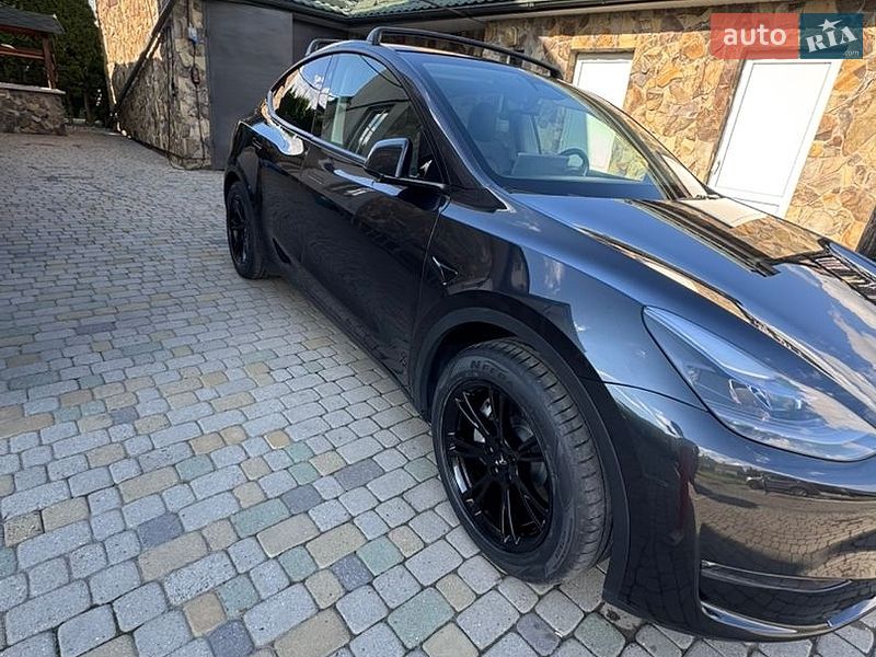 Внедорожник / Кроссовер Tesla Model Y 2024 в Львове