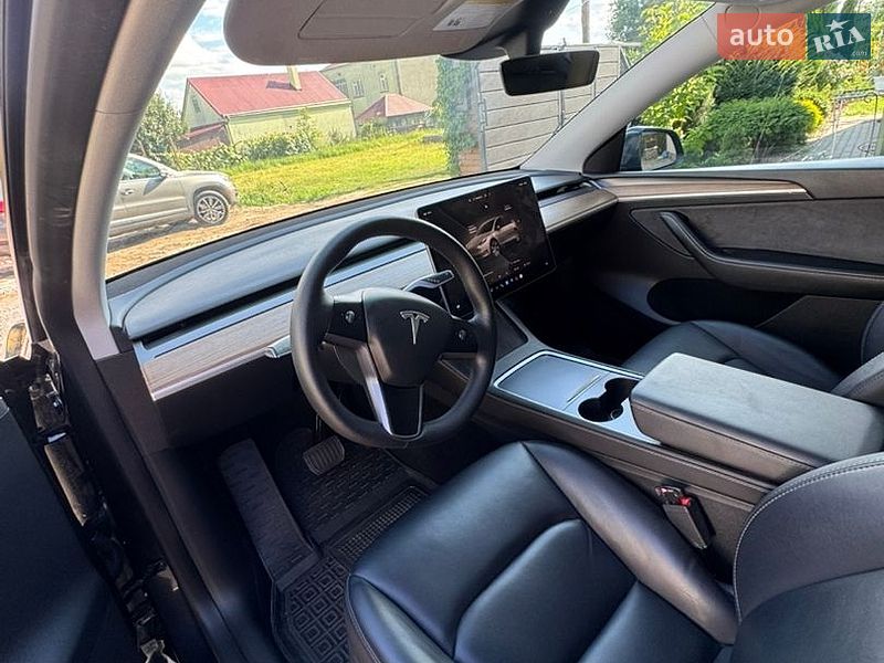 Внедорожник / Кроссовер Tesla Model Y 2024 в Львове