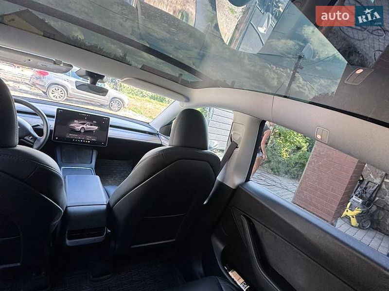 Внедорожник / Кроссовер Tesla Model Y 2024 в Львове