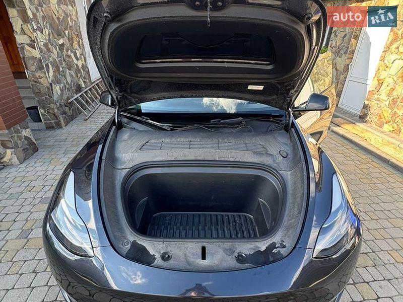Внедорожник / Кроссовер Tesla Model Y 2024 в Львове