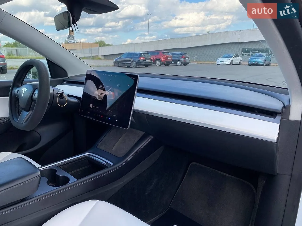 2022 Tesla Model Y - мініатюра 14