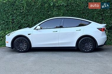 Внедорожник / Кроссовер Tesla Model Y 2024 в Киеве