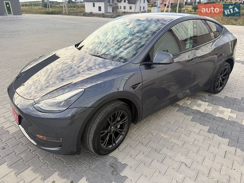 Внедорожник / Кроссовер Tesla Model Y 2023 в Львове