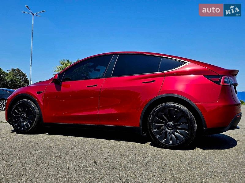 Позашляховик / Кросовер Tesla Model Y 2024 в Дніпрі