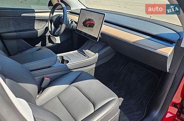 Позашляховик / Кросовер Tesla Model Y 2024 в Дніпрі