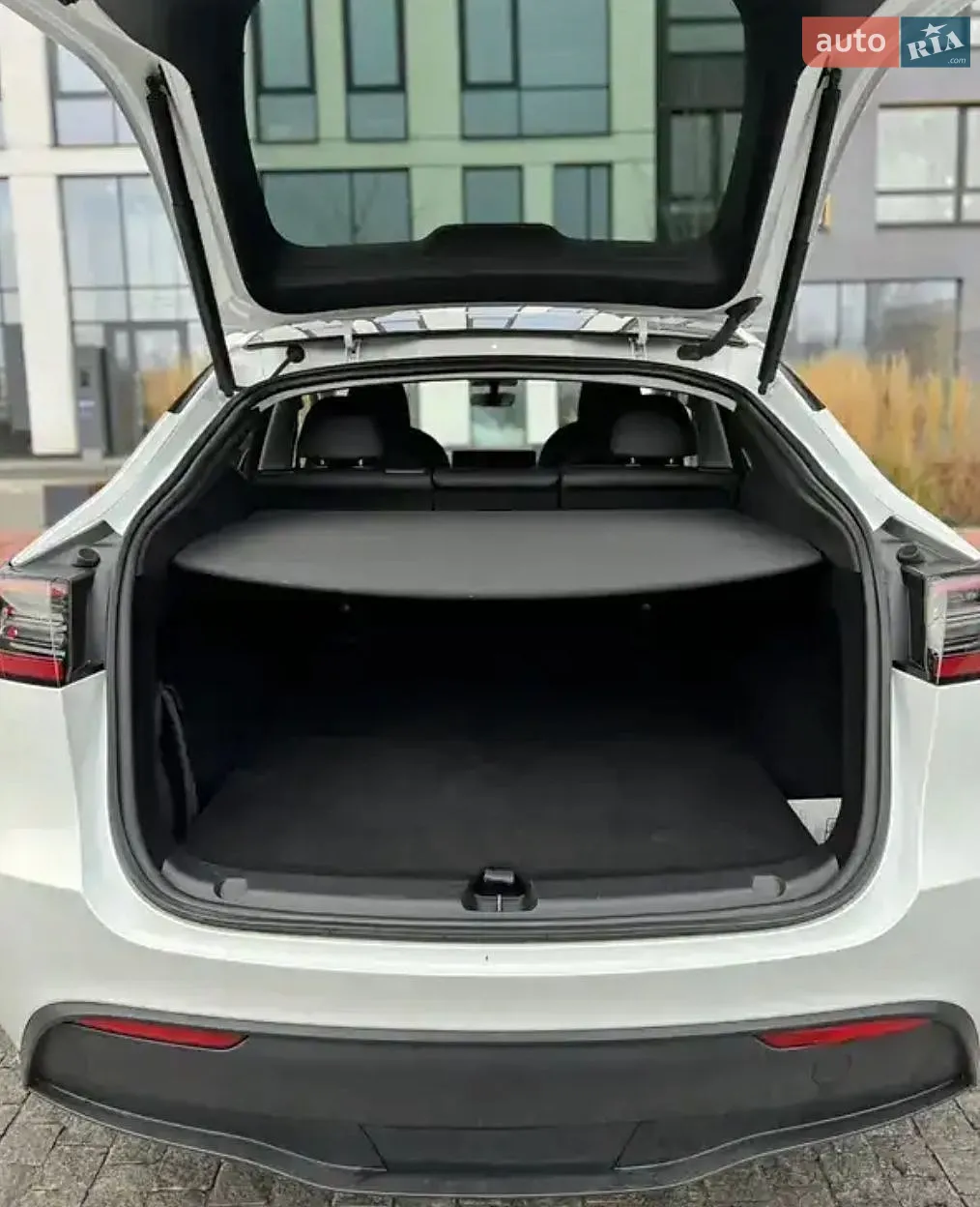 2023 Tesla Model Y - мініатюра 12