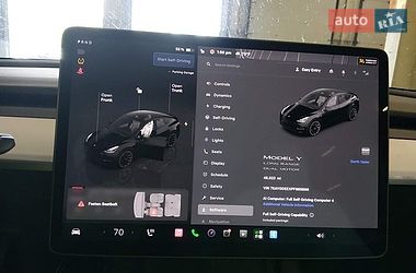 Внедорожник / Кроссовер Tesla Model Y 2023 в Львове