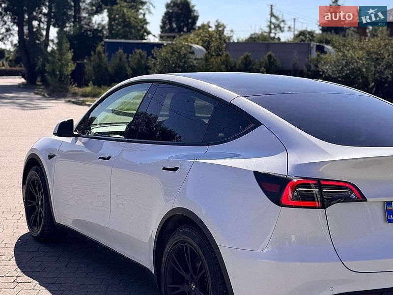 Внедорожник / Кроссовер Tesla Model Y 2021 в Львове