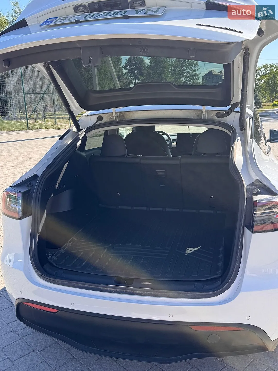 2021 Tesla Model Y - мініатюра 8