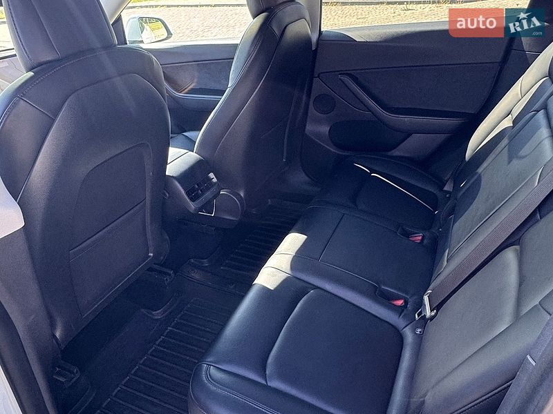 Внедорожник / Кроссовер Tesla Model Y 2021 в Львове