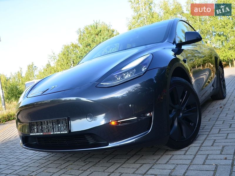 Внедорожник / Кроссовер Tesla Model Y 2025 в Дрогобыче