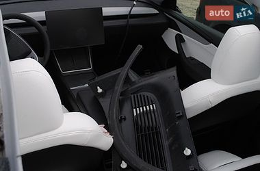 Внедорожник / Кроссовер Tesla Model Y 2025 в Луцке