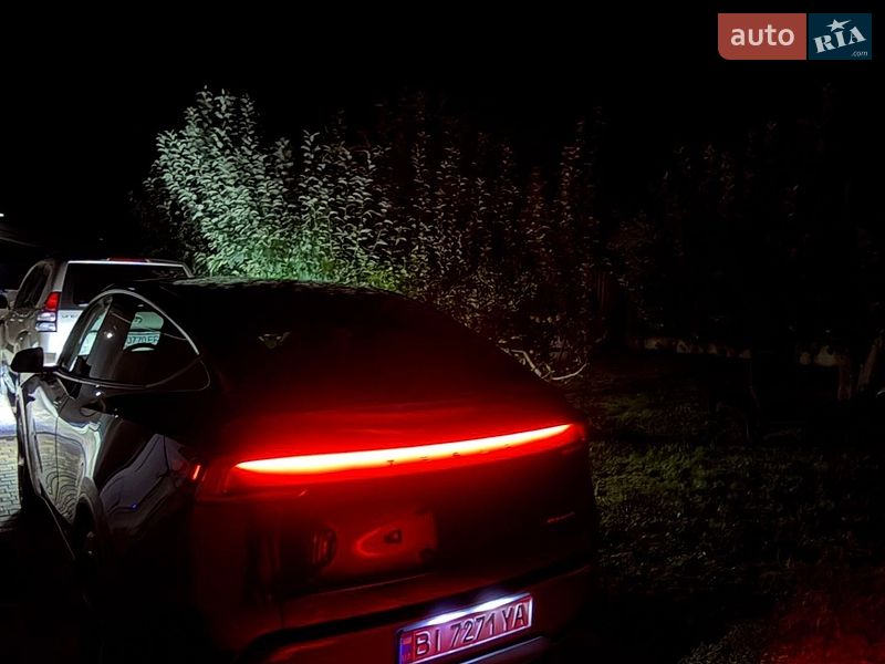 Внедорожник / Кроссовер Tesla Model Y 2025 в Полтаве