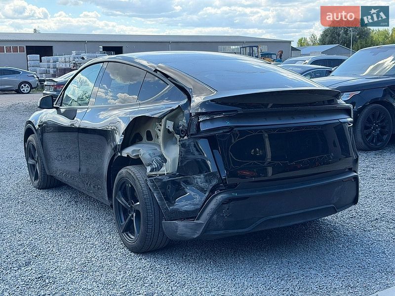 Внедорожник / Кроссовер Tesla Model Y 2025 в Владимире фото 4 Внедорожник / Кроссовер Tesla Model Y 2025 в Владимире