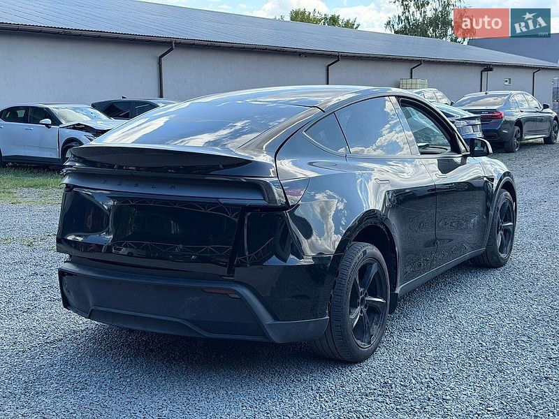 Внедорожник / Кроссовер Tesla Model Y 2025 в Владимире