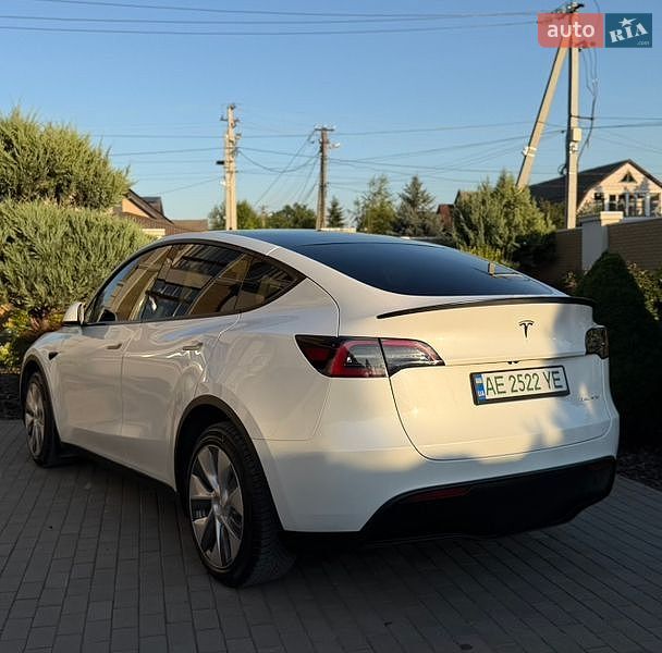Позашляховик / Кросовер Tesla Model Y 2023 в Дніпрі