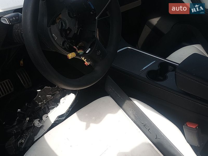 Позашляховик / Кросовер Tesla Model Y 2022 в Хмельницькому