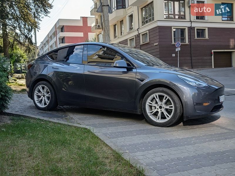 Позашляховик / Кросовер Tesla Model Y 2021 в Львові
